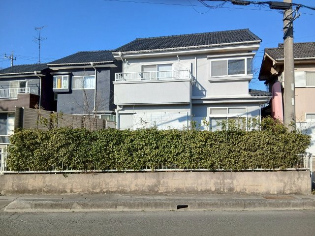 東松山市大字石橋中古戸建の前面道路含む現地写真