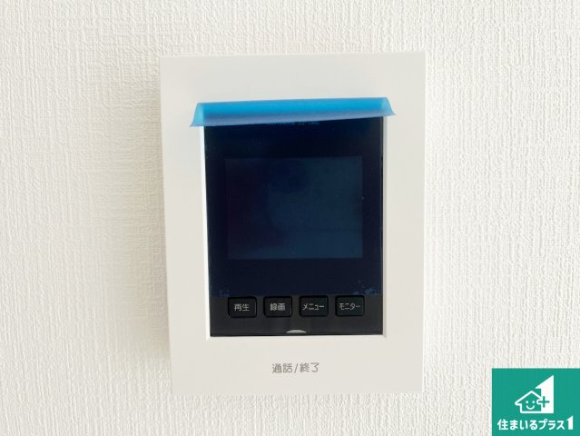 たつの市龍野町末政　第2期　新築一戸建ての防犯設備|カラーモニターインターホン！声だけでなく来訪者の姿や顔がモニターで確認できるので、小さなお子様がいらっしゃるご家庭でも安心できます！