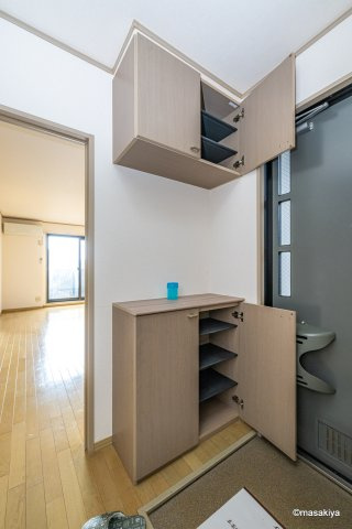 ライジング・エムの玄関