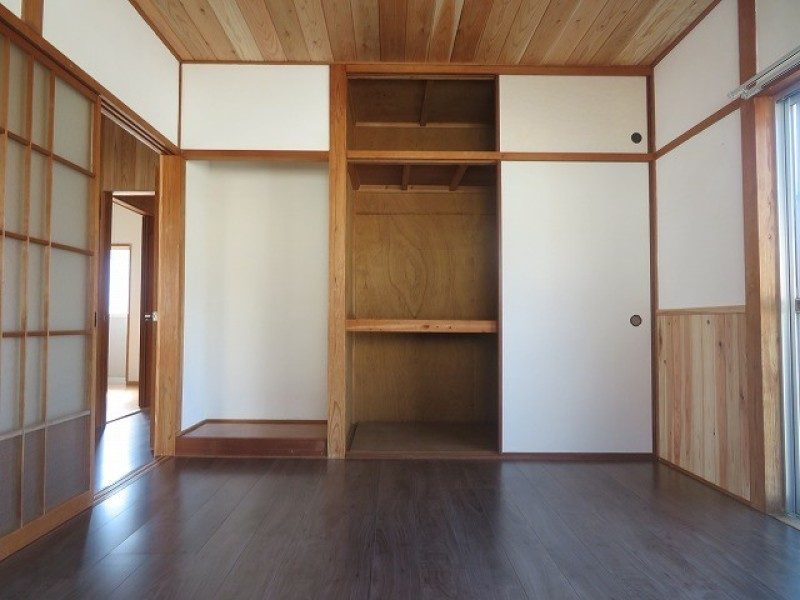 あたご荘　８号棟の収納