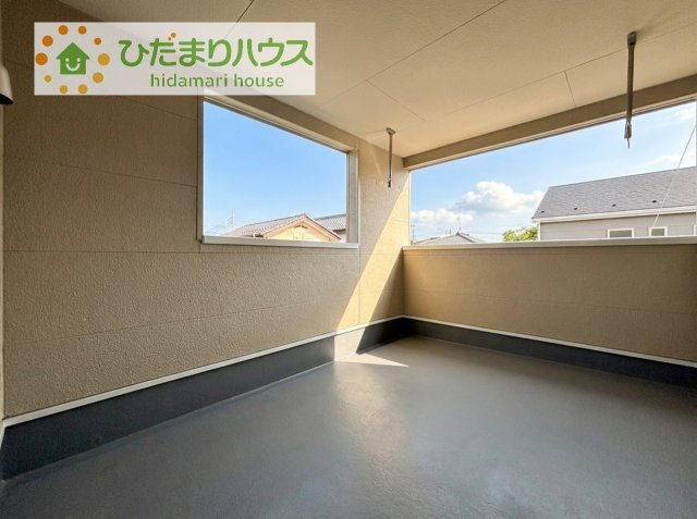 【バルコニー】 | つくばみらい市小絹第4　新築戸建　3号棟 | 広々としたバルコニー。お洗濯物もぜーんぶ干せちゃいます！！