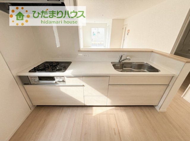 【キッチン】 | つくばみらい市小絹第4　新築戸建　3号棟 | 3口コンロでお料理する時間も短くなりそうですね(*‘∀‘)
