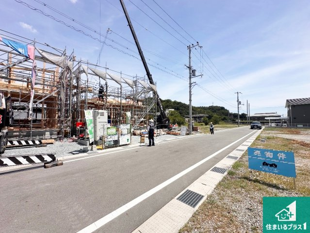 たつの市龍野町末政　第2期　新築一戸建ての前面道路含む現地写真|周辺は落ち着いた街並みの住宅地！子育てがしやすい住環境です！まだ未完成ですが、現地でしかわからない事もございます。是非一度ご覧ください。