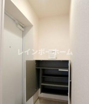 グリーンヒルレジデンス特典：仲介手数料が無料です!!の玄関