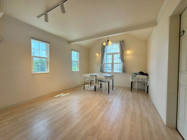 所沢市荒幡店舗付中古戸建の居間・リビング|2F