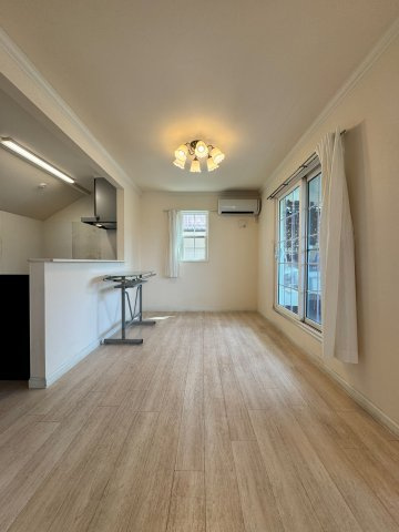 所沢市荒幡店舗付中古戸建の居間・リビング|2F