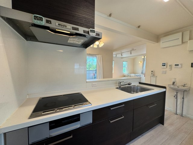 所沢市荒幡店舗付中古戸建のキッチン|2F