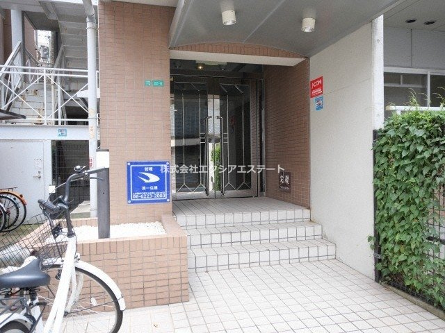 グランヴィ天王寺のエントランス