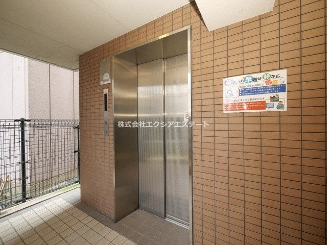 グランヴィ天王寺のロビー