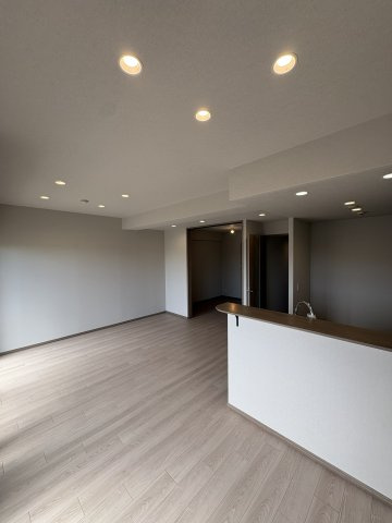 甲東園ガーデンハウス の居間・リビング