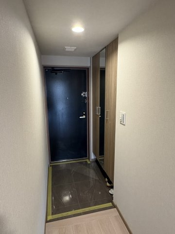 甲東園ガーデンハウス の玄関