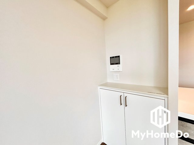 ダイアパレス千代田橋の設備|お部屋のアクセントにもなる造作棚。お気に入りの小物を飾ってお好みの空間を演出できます。