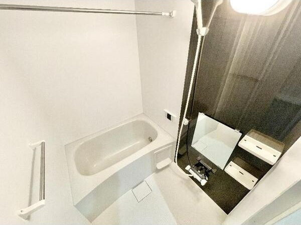 シャンテ六番町(シャンテロクバンチョウ)の浴室
