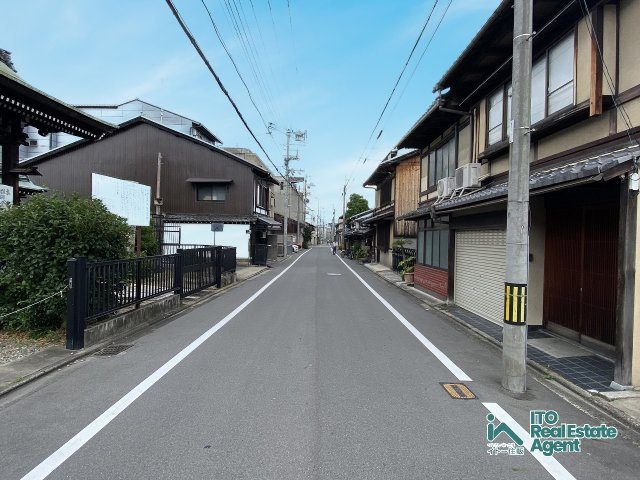 上京区五辻町 土地の前面道路含む現地写真
