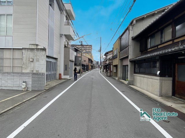 上京区五辻町 土地の前面道路含む現地写真