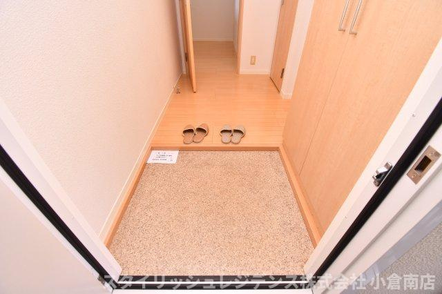 コンフォルトM　A棟の玄関