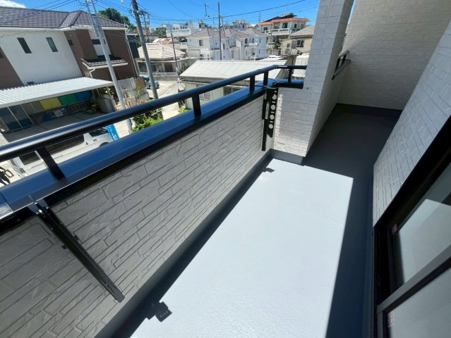 沖縄市知花新築戸建て　A号棟（全5棟）のバルコニー|陽当たり良好なバルコニーです