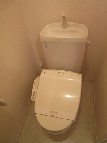 ☆うれしい温水洗浄便座付きです☆