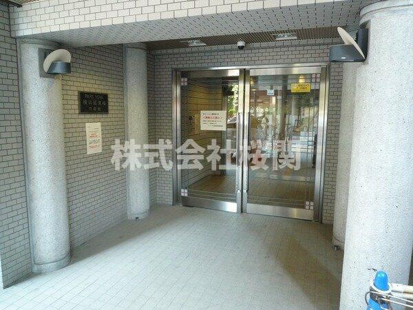 パーク・ノヴァ横浜阪東橋弐番館のエントランス