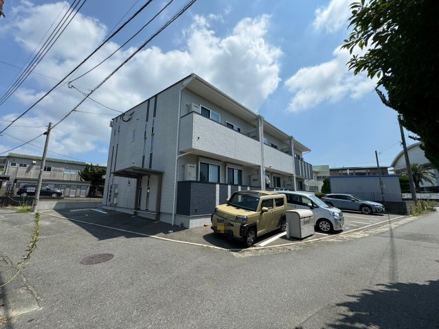 アルヴィータ　東郷の駐車場