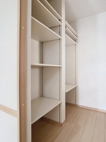 アルヴィータ　東郷の収納