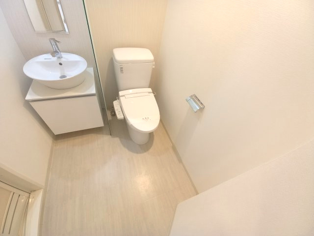 S-RESIDENCE神戸磯上通のトイレ