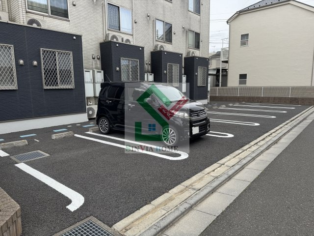 プロムナードの駐車場