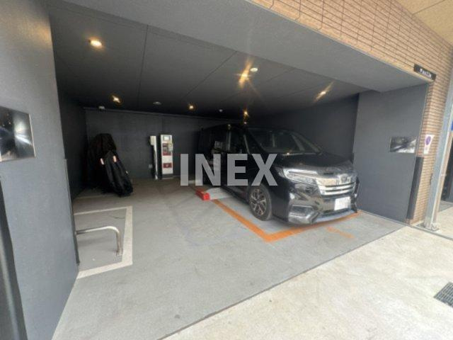 横浜市神奈川区神奈川２丁目の賃貸マンションの駐車場