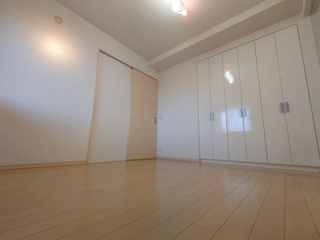 神戸垂水ヒルトップテラスの洋室|個人の部屋や寝室として使える洋室です
