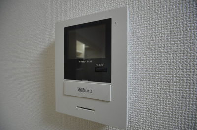 【セキュリティ】 | ペルソーナ上尾上町 | 同アパート２階の部屋の写真です（参考）
