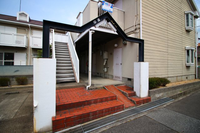 中津ハイツのエントランス