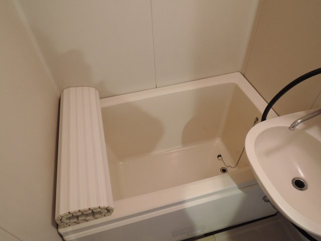 中本ハイツの浴室