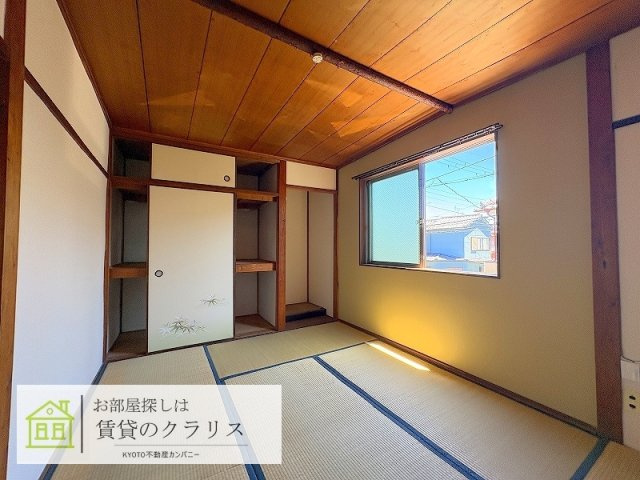 桂乾町28-42レトロ貸家の内装