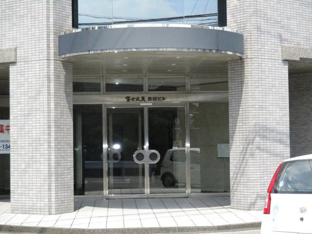 小坂本町1丁目 富士火災豊田ビルのエントランス