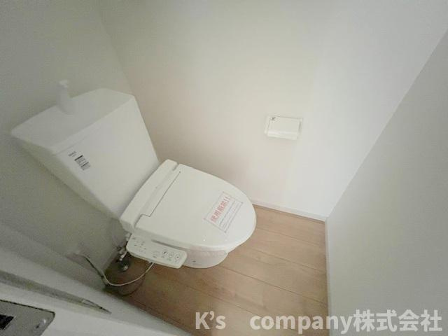 ◎茅ヶ崎市十間坂2丁目　新築戸建　2号棟のトイレ|白を基調とした清潔感のあるトイレ◇