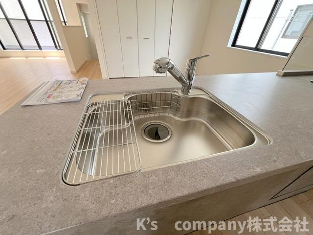 ◎茅ヶ崎市十間坂2丁目　新築戸建　2号棟のキッチン|耐久性に優れたステンレス素材のシンク◇