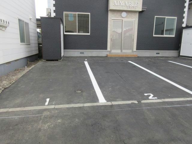 エマーブルの駐車場