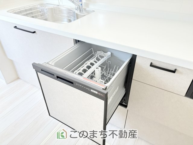 リガーレ宇都宮市石井町6期のキッチン|食洗器ございますので洗い物も楽々です。