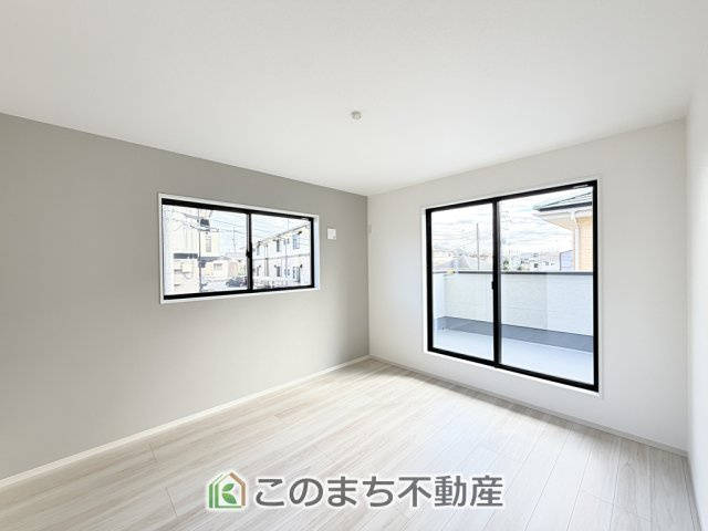 リガーレ宇都宮市石井町6期の洋室|南向きで陽当たりの良い洋室♪風通しもよく快適です☆