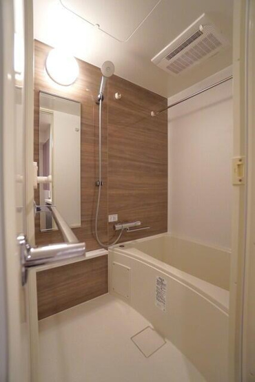 【浴室】 | ※写真は同タイプ住戸です。