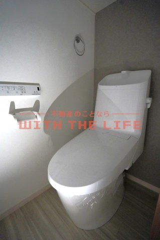 THE　NOBLES諏訪野町Ⅱ（ザノブレス）【キャッシュバック対象物件】のトイレ|落ち着いたトイレです