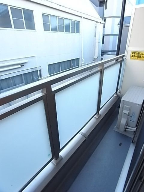 リブリ・ラ・ヴィータ 大島のバルコニー