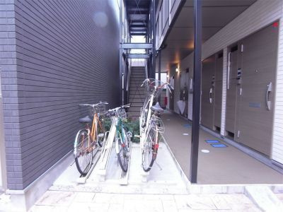 リブリ・ラ・ヴィータ 大島の駐車場|駐輪場