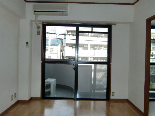 ビューライフ六甲の洋室
