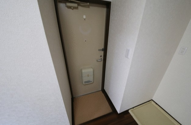 コーポ長谷川の玄関
