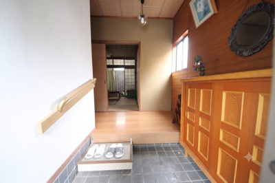 【玄関】 | 大津市木の岡町19-8　中古戸建 | 2027年7月撮影、玄関、AIで家具消し加工してあります