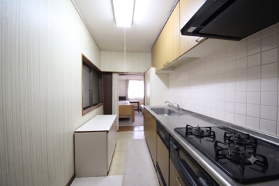 【キッチン】 | 大津市木の岡町19-8　中古戸建 | 2027年7月撮影、キッチン、AIで家具消し加工してあります