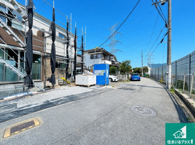 ■宝塚市安倉北　第1期　新築一戸建ての前面道路含む現地写真|周辺は落ち着いた街並みの住宅地！子育てがしやすい住環境です！まだ未完成ですが、現地でしかわからない事もございます。是非一度ご覧ください。
