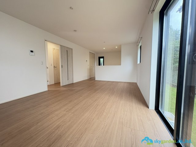 鎌倉市今泉台7丁目　中古戸建の居間・リビング|ゆったり過ごせるリビングです