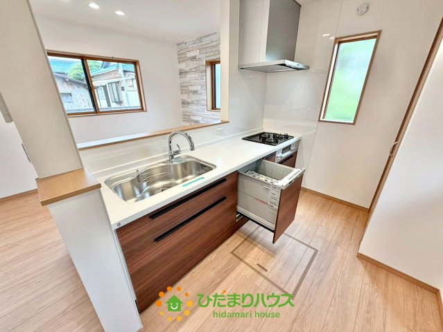ワイウッドコート久喜市吉羽第7期　新築一戸建て　05のキッチン